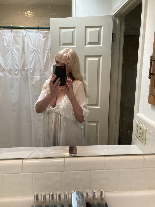 Female escort in San Antonio (6 minutes from San Antonio airport Early Riser Call for information
) #4