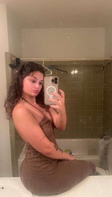 Female escort in Bronx (Female Escorts Available for incall and outcall service cardate gfe
) #3