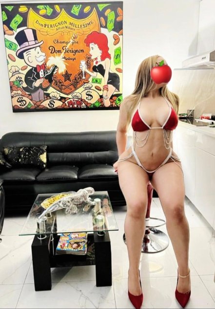 Female escort in Miami (Pretty Colombiana yellow-haired
) #2