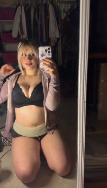 Female escort in Omaha (Available for both incall and outcall and FT show
) #2