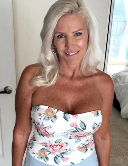 Female escort in Las Vegas (Curvaceous blondie old
) #5