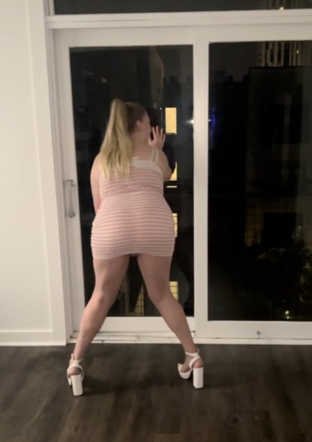 Female escort in Nashville (Stunning Busty yellow-haired
) #2