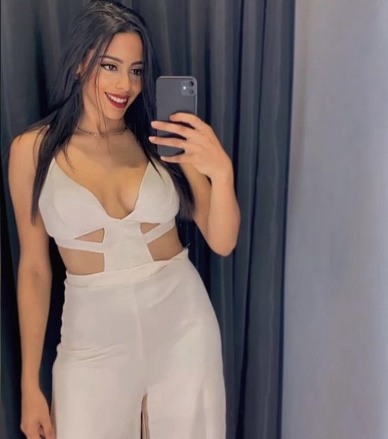 I'm available both in or outcall snap/ lovequeen1260 ph +14424168240
