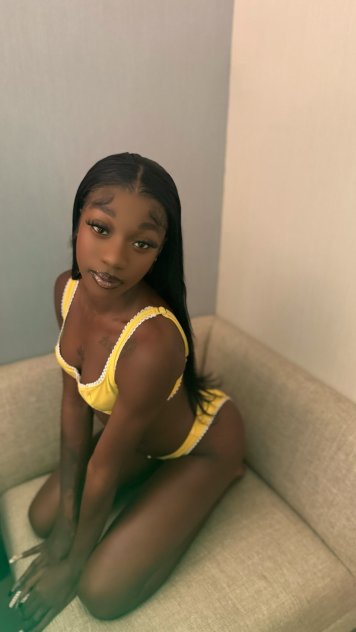 Wynter 🍫🍑🍦💦