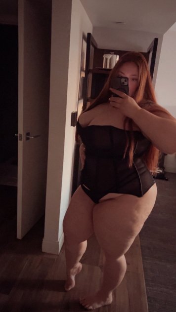 Ultra wide Irish/Welsh PAWG 🤍 Upscale, Erotic, Discreet💋
