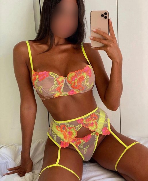 Female escort in West Palm Beach (Palm Beach Gardens (Available Now)
) #8