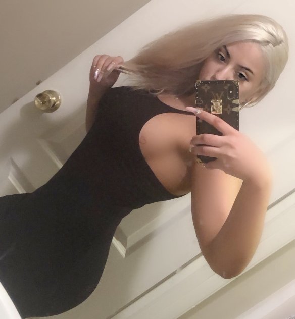 Blondie Busty AND 1000% NATURAL and enjoys to PARTY
