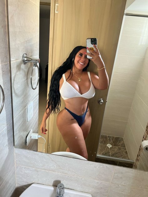 Your Fantasy Come True with an Irresistible whore gf lady 🫦
