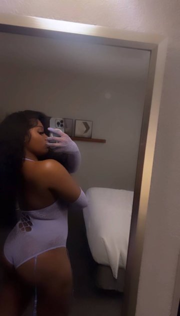 Let’s have a great time 💋
