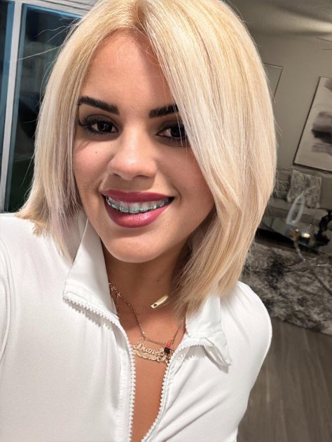 Hot Cuban blonde
