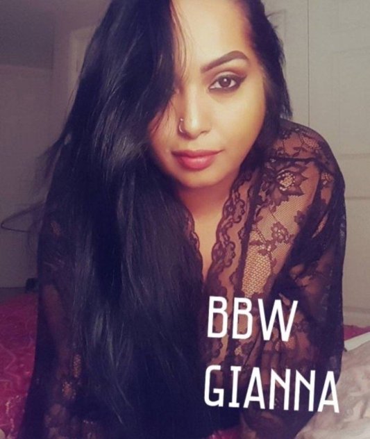 Cute BBW Desi
