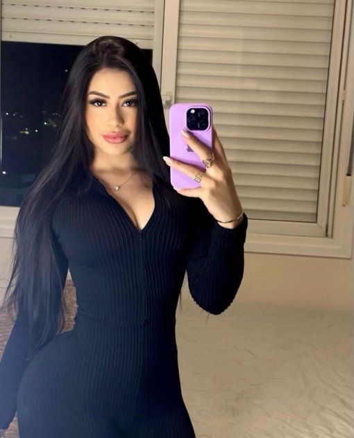 Colombiana con curvas
