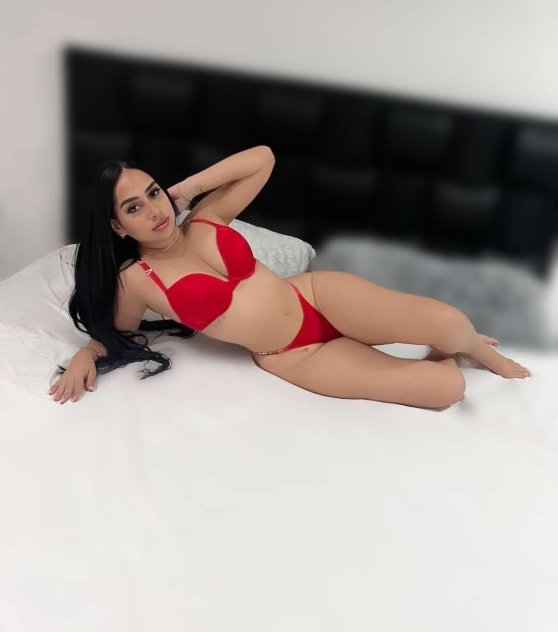 Soy una chica divertida y caliente mis amores🔥😈
