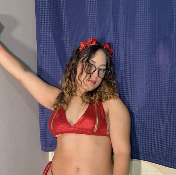 I’m available for incall and outcall
