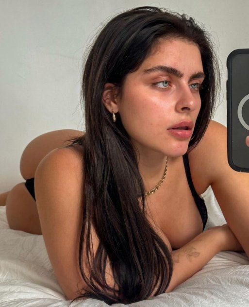 𝐄𝐦𝐦𝐚👅🥵