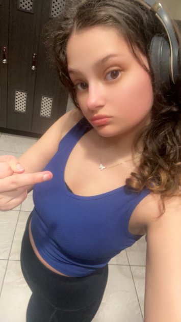 Wanna meet desires sexy slut gf girl 💕available for you I have kinky Content
