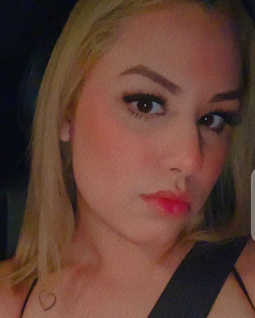 I&rsquo;m available for your service any content 👅
