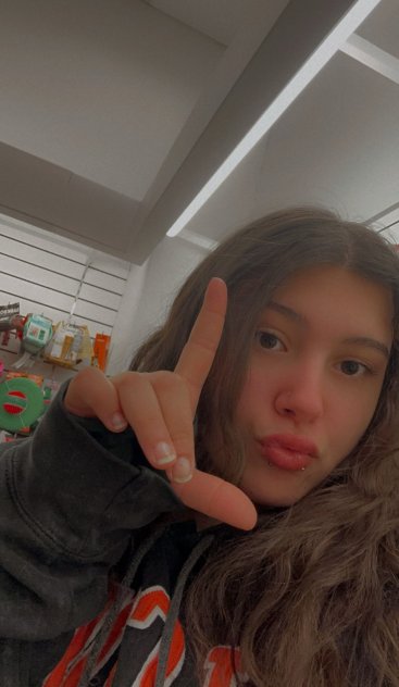 I&rsquo;m available 💞
