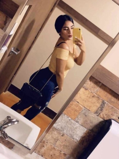 Sweet JUICY VENEZUELAN sexy girl GF girl now in Town 239-603-2973
