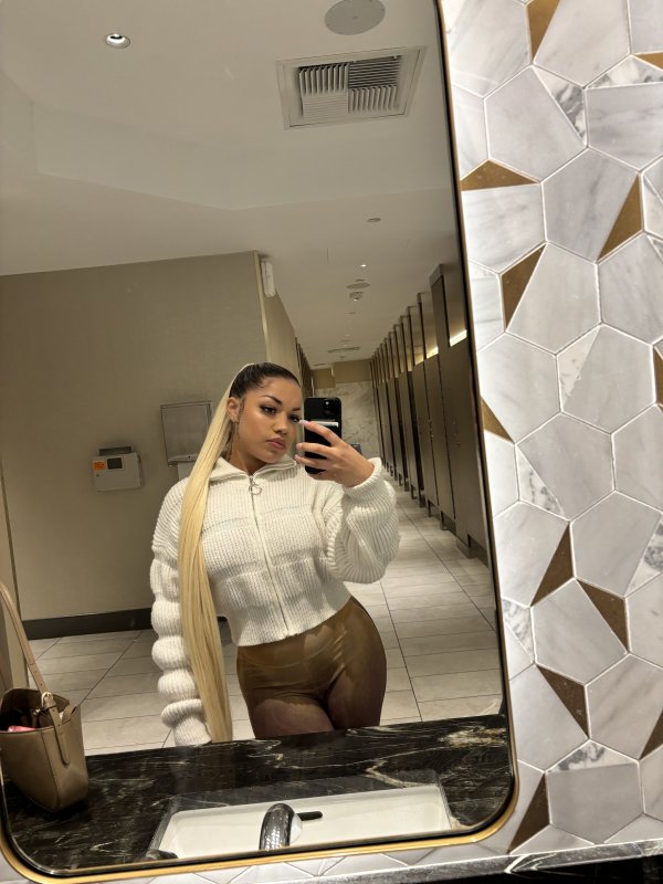 Let me be your favorite secret
