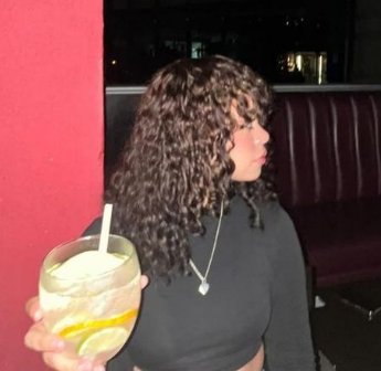 Passionate, very accommodating, with a super rich body
