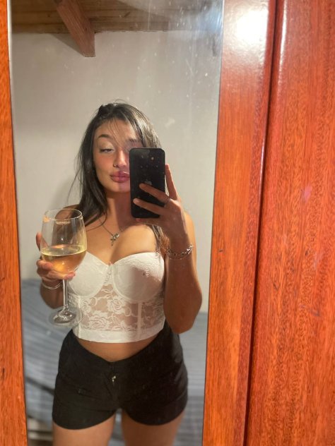 Hey babe, i'm andrea, 25 waiting to get to know you
