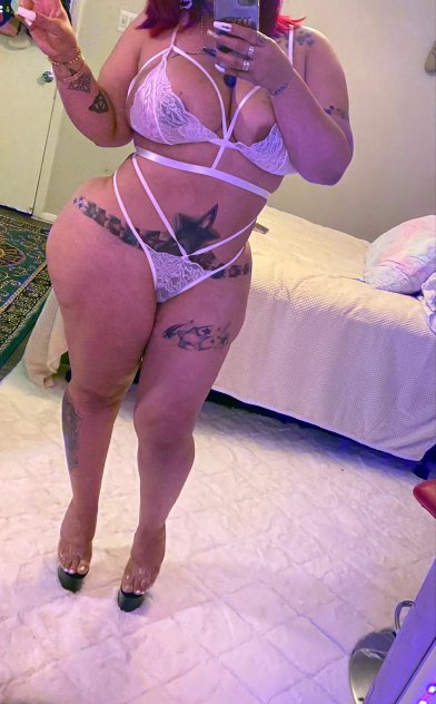 Hi, I'm Melanie, come give yourself a lovely massage, I assure you
