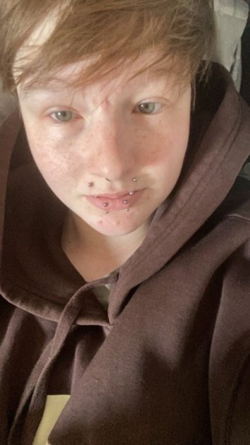 JESSY IS HERE TO SERVE YOU HOT SEXWET JUICY pussy
