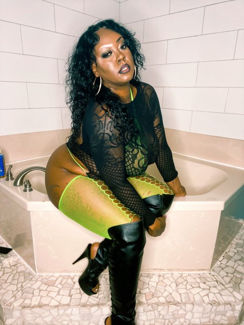 Your favorite 6&rsquo;3 Amazonian 💕
