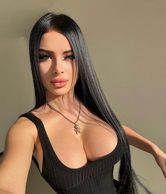 Hello i'm in town looking to have an amazing experience ❤️❤️
