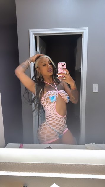 ✨ New Here ✨The Great ⭐ Karissa ✨
