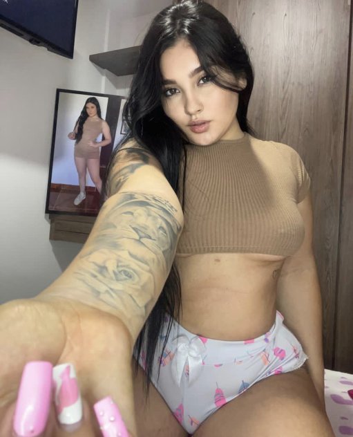 I&rsquo;m available for both incall and outcall service
