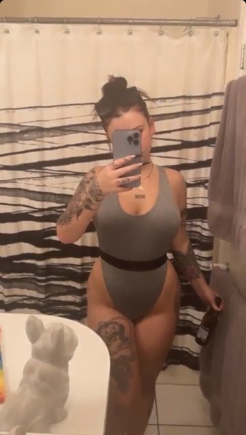 Hey lovies I’m available to satisfy your fantasies craving
