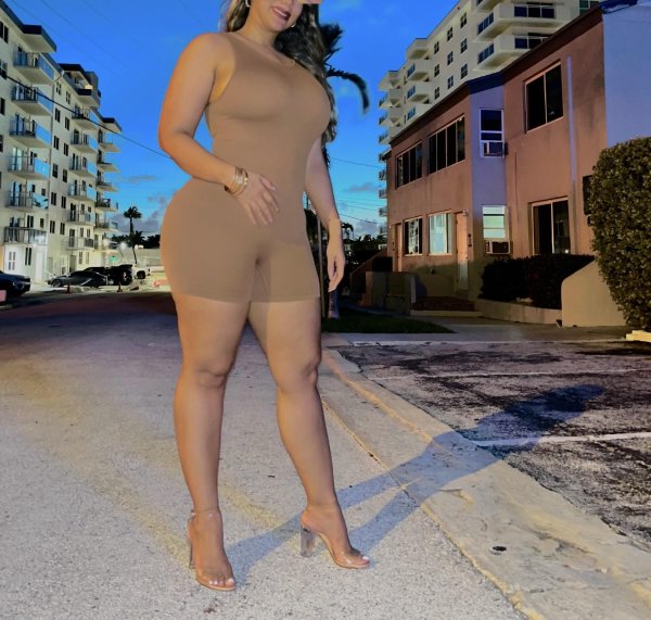 Female escort in Miami (Ven a mi
) #14