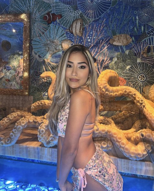 “Relax and Destress Zone 🫂💙🍒🥂💋🧘‍♀️🛀💆”
