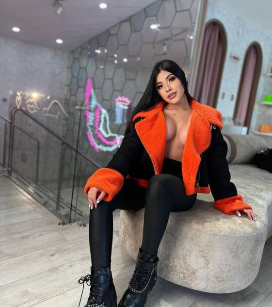 I’m available for hookup and massage
