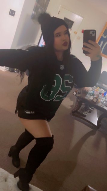 Visiting town until Sunday, let’s party! 🎉
