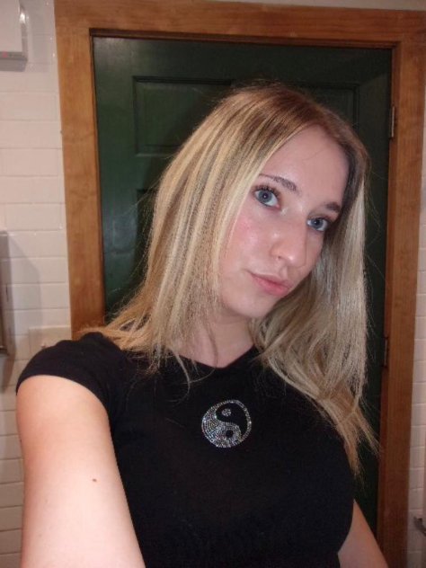 Lolly the pretty goddess and wild skank gf lady next door. Let's get naughty
