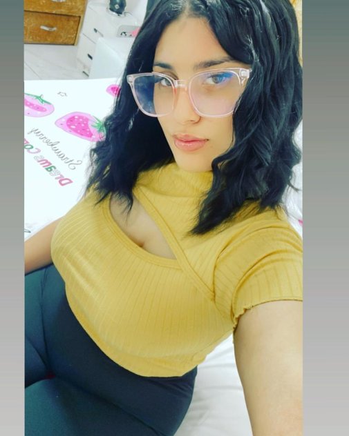 Hey! My name is Anabel and i am ready for hook up!
