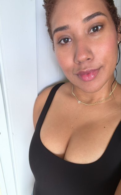 PAY CASH” HI guys MY name IS rosy I'M 26 😘 I JUST WANT TO HAVE FUN HI
