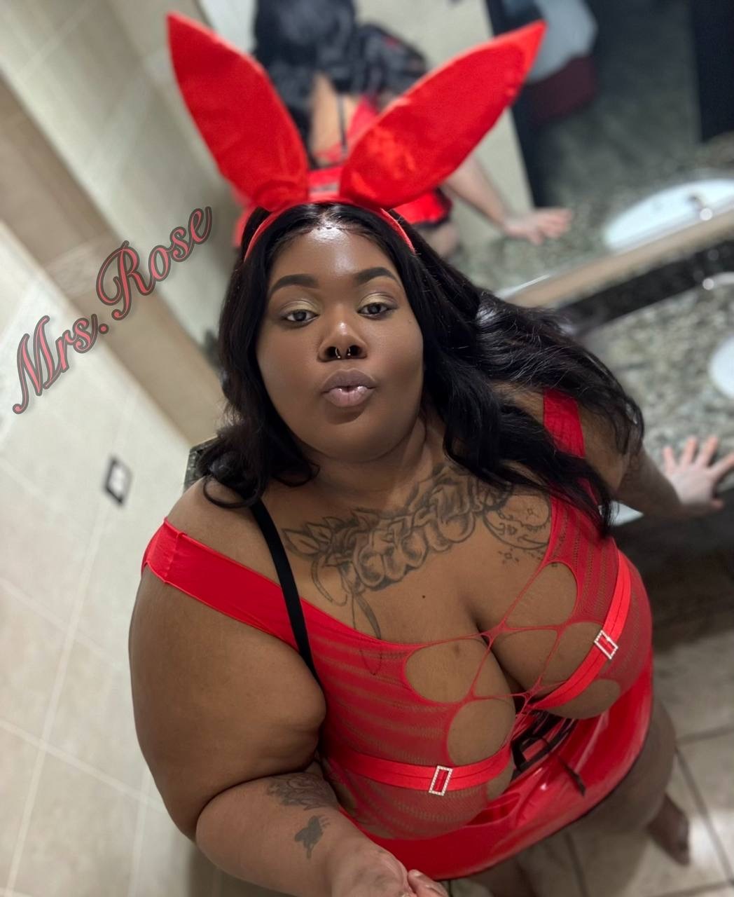 6'0 monstrous lovely 💕 HERE TO blow YOUR MIND🤯
