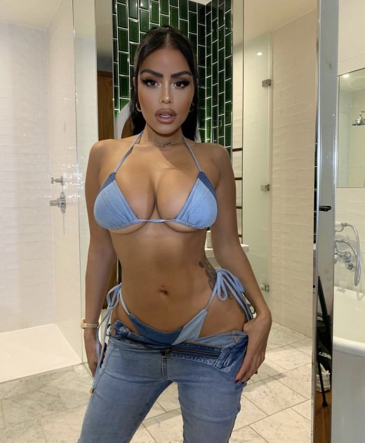 I&rsquo;m available for both Incall or outcall service 😍❤️
