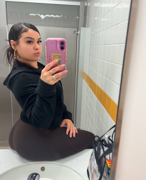 Offers all💦 services😋 include lick job,👅hand job,😛Six9,doggie,🤪co
