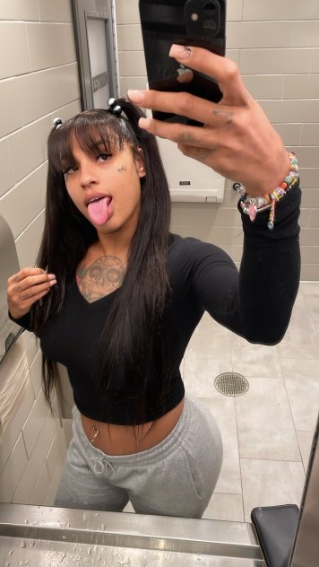 ✨ New Here ✨The Great ⭐ Karissa ✨
