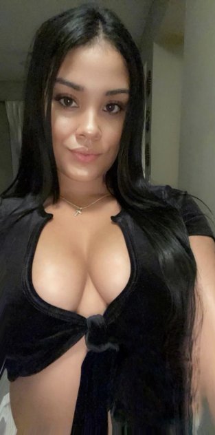 A NEW lady GF woman JUST ARRIVED hispanic
