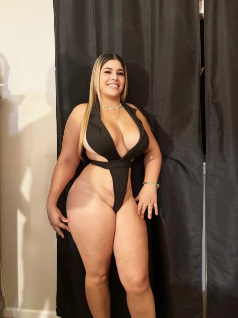 I'm a sweet slut girl chick and I'm available
