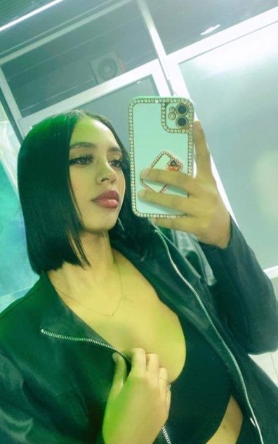 Chica charming y atrevida soy nueva en el area llamame
