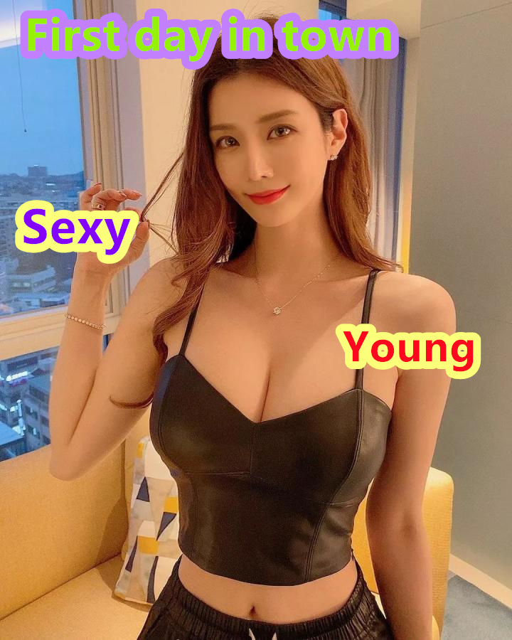 🟨 36E True Chest stunning lovely and stunning
