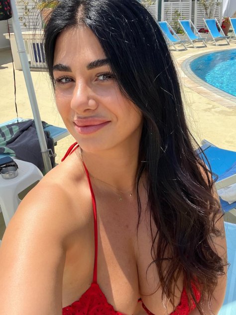 Lovely Italian seductress offering Incall in SF
