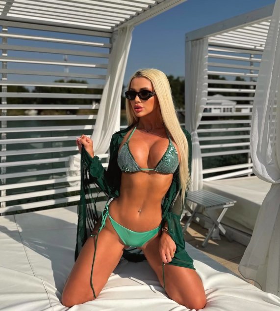 Chasing her yellow-haired fantasy! The new whores secret. skank gf broad next door

